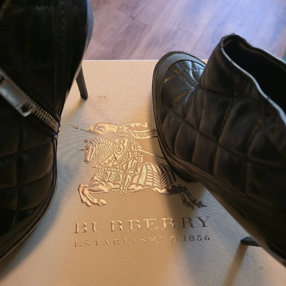 Booties - Picture 5 of 7